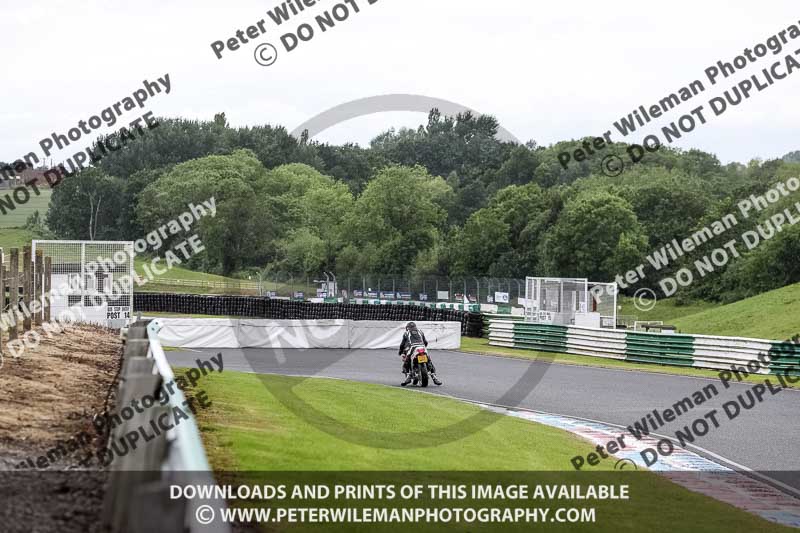 enduro digital images;event digital images;eventdigitalimages;mallory park;mallory park photographs;mallory park trackday;mallory park trackday photographs;no limits trackdays;peter wileman photography;racing digital images;trackday digital images;trackday photos